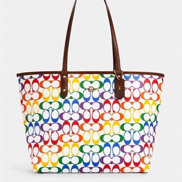 Coach Reversible City Tote In Rainbow Signature Canvas 2463 NWT - Picture 1 of 11